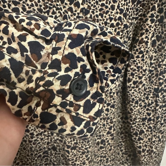 BeachLunchLounge Leopard Print Button Up Shirt Unsized ( large?) - Picture 4 of 8